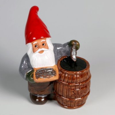 Rolf Berg Tomte med Silltunna, 19 cm