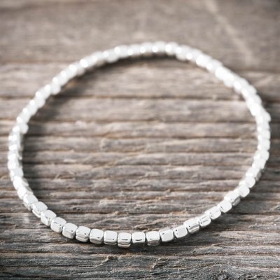 Faith Armband Silver Elastiskt med kuber