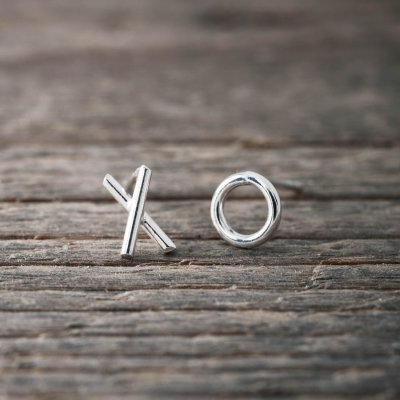 Faith Örhängen Puss & Kram