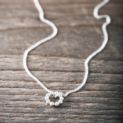 Faith Halsband Silver Cirkel med pluppar