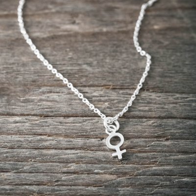 Faith Halsband Silver Minikvinnotecken