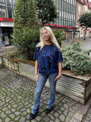 Dedicated T-Shirt Vadstena Big Flower Blue Limoges